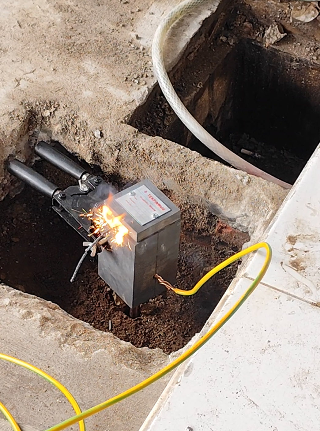 Molding Grounding Root